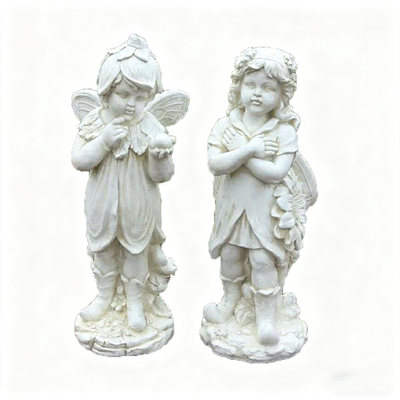 Menneskeskulptur av glassfiber av en liten engel