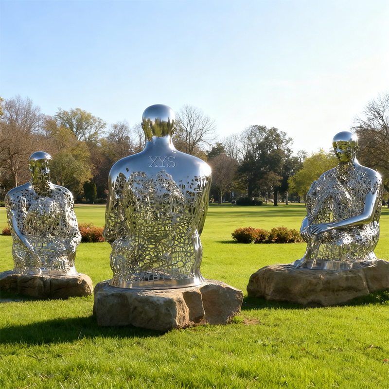 Moment of Insight Openwork Sittende Figurskulptur